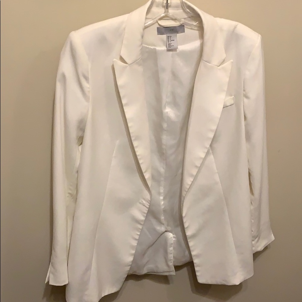 All white relaxed fit H&M blazer